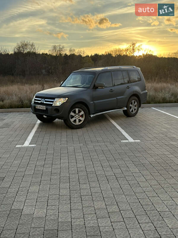 Позашляховик / Кросовер Mitsubishi Pajero Wagon 2008 в Львові