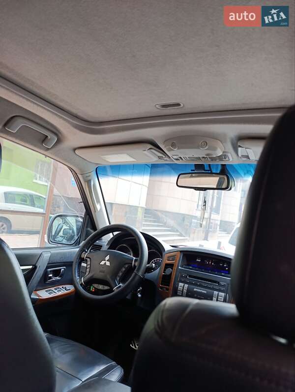 Внедорожник / Кроссовер Mitsubishi Pajero Wagon 2010 в Одессе фото 21 Внедорожник / Кроссовер Mitsubishi Pajero Wagon 2010 в Одессе