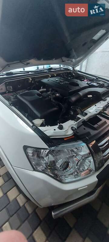 Внедорожник / Кроссовер Mitsubishi Pajero Wagon 2011 в Александрие