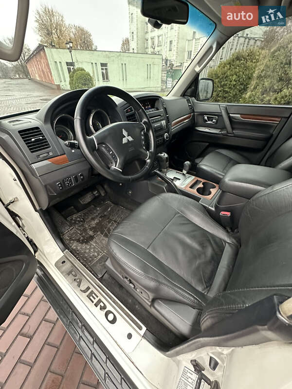 Позашляховик / Кросовер Mitsubishi Pajero Wagon 2009 в Дніпрі фото 20 Позашляховик / Кросовер Mitsubishi Pajero Wagon 2009 в Дніпрі