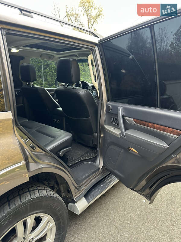 Внедорожник / Кроссовер Mitsubishi Pajero Wagon 2013 в Киеве фото 23 Внедорожник / Кроссовер Mitsubishi Pajero Wagon 2013 в Киеве