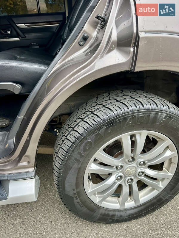 Внедорожник / Кроссовер Mitsubishi Pajero Wagon 2013 в Киеве фото 25 Внедорожник / Кроссовер Mitsubishi Pajero Wagon 2013 в Киеве