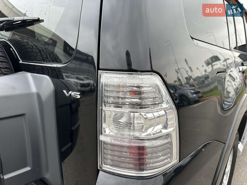 Позашляховик / Кросовер Mitsubishi Pajero Wagon 2008 в Києві