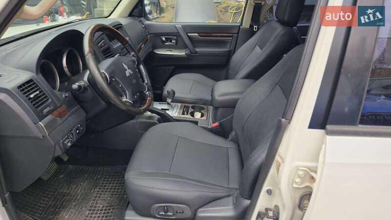 Внедорожник / Кроссовер Mitsubishi Pajero Wagon 2013 в Львове фото 3 Внедорожник / Кроссовер Mitsubishi Pajero Wagon 2013 в Львове