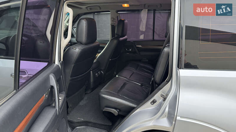 Позашляховик / Кросовер Mitsubishi Pajero Wagon 2008 в Києві фото 9 Позашляховик / Кросовер Mitsubishi Pajero Wagon 2008 в Києві