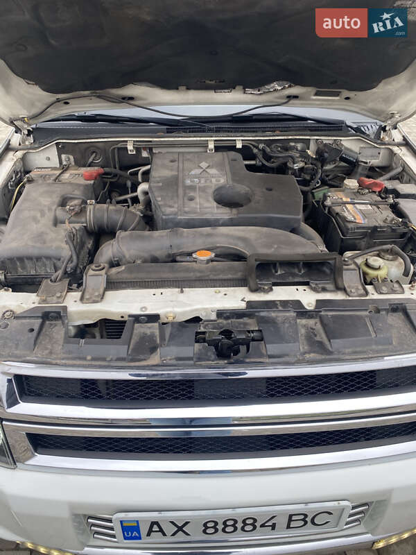 Позашляховик / Кросовер Mitsubishi Pajero Wagon 2011 в Харкові фото 22 Позашляховик / Кросовер Mitsubishi Pajero Wagon 2011 в Харкові