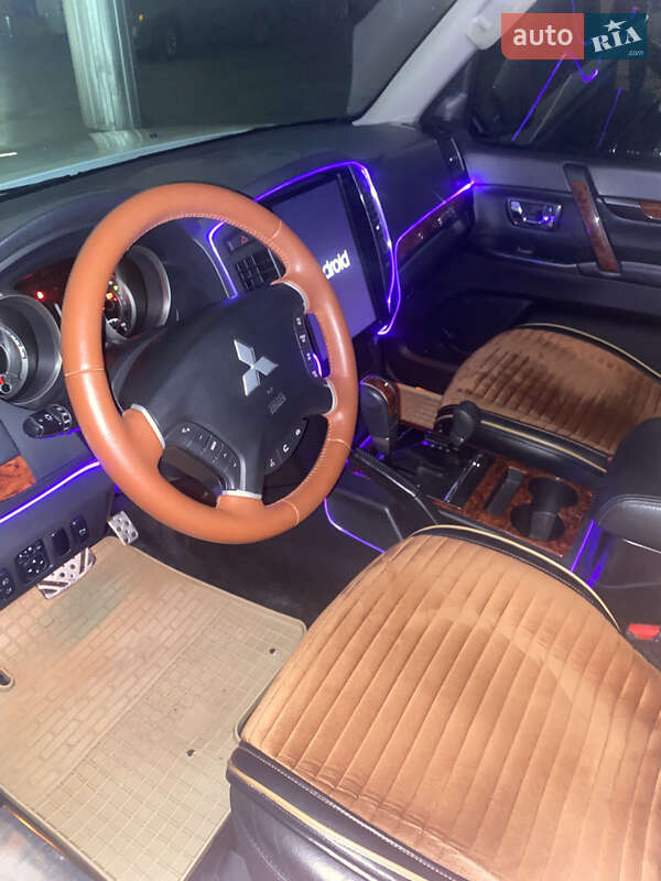 Позашляховик / Кросовер Mitsubishi Pajero Wagon 2011 в Харкові фото 23 Позашляховик / Кросовер Mitsubishi Pajero Wagon 2011 в Харкові