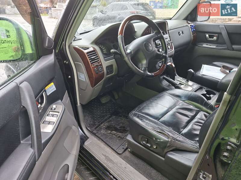 Позашляховик / Кросовер Mitsubishi Pajero Wagon 2005 в Києві