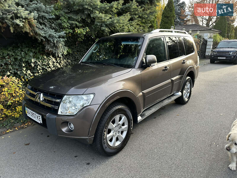 Позашляховик / Кросовер Mitsubishi Pajero Wagon 2010 в Києві фото 3 Позашляховик / Кросовер Mitsubishi Pajero Wagon 2010 в Києві