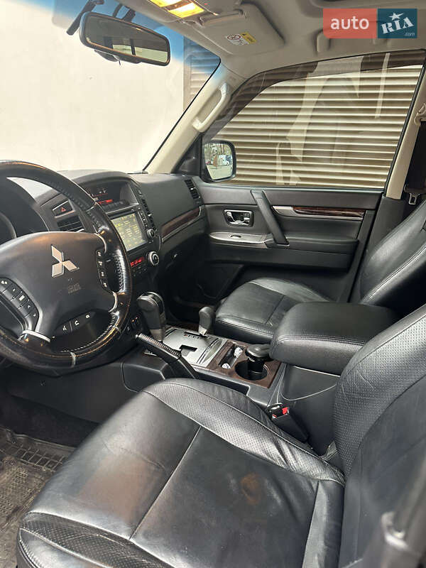 Позашляховик / Кросовер Mitsubishi Pajero Wagon 2013 в Черкасах фото 66 Позашляховик / Кросовер Mitsubishi Pajero Wagon 2013 в Черкасах