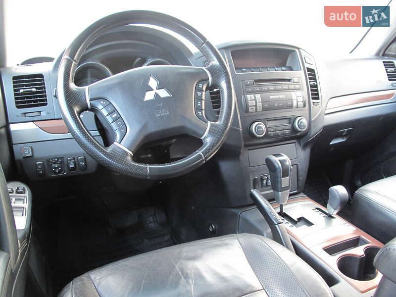 Внедорожник / Кроссовер Mitsubishi Pajero Wagon 2007 в Киеве фото 29 Внедорожник / Кроссовер Mitsubishi Pajero Wagon 2007 в Киеве