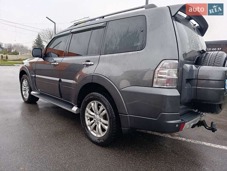 Позашляховик / Кросовер Mitsubishi Pajero Wagon 2013 в Харкові