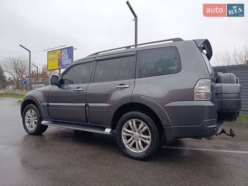 Позашляховик / Кросовер Mitsubishi Pajero Wagon 2013 в Харкові