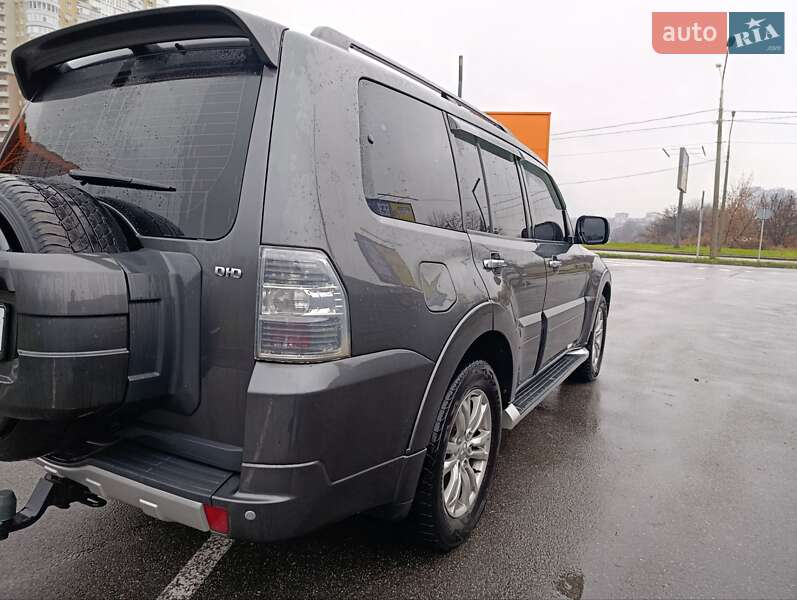 Позашляховик / Кросовер Mitsubishi Pajero Wagon 2013 в Харкові