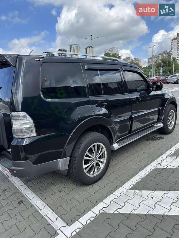 Внедорожник / Кроссовер Mitsubishi Pajero Wagon 2008 в Киеве