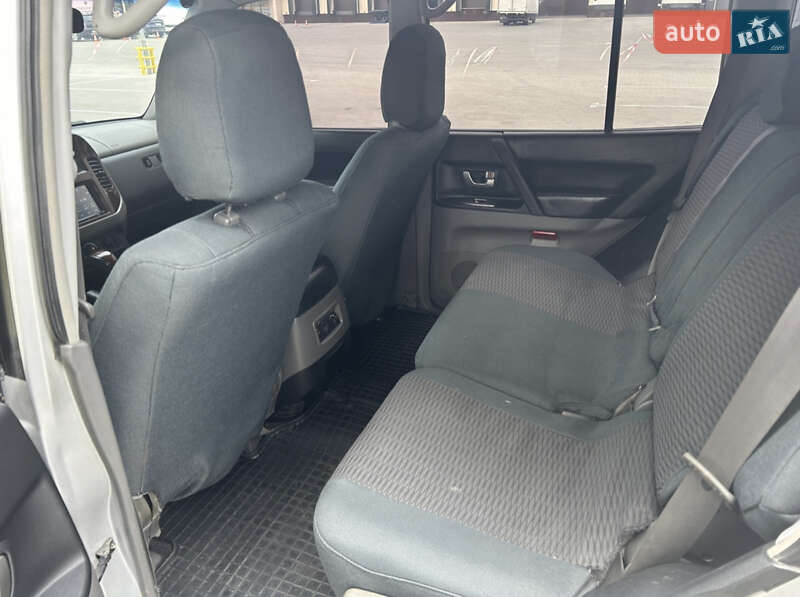 Позашляховик / Кросовер Mitsubishi Pajero Wagon 2003 в Черкасах фото 12 Позашляховик / Кросовер Mitsubishi Pajero Wagon 2003 в Черкасах