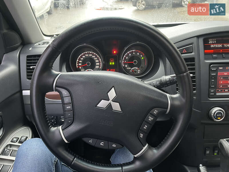 Внедорожник / Кроссовер Mitsubishi Pajero Wagon 2012 в Киеве