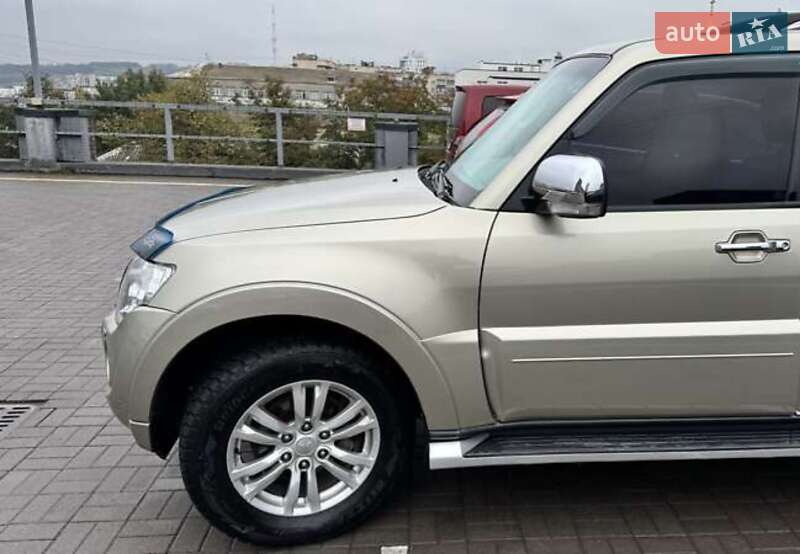 Внедорожник / Кроссовер Mitsubishi Pajero Wagon 2012 в Ивано-Франковске