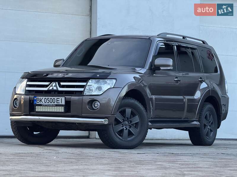 Mitsubishi Pajero Wagon 2010