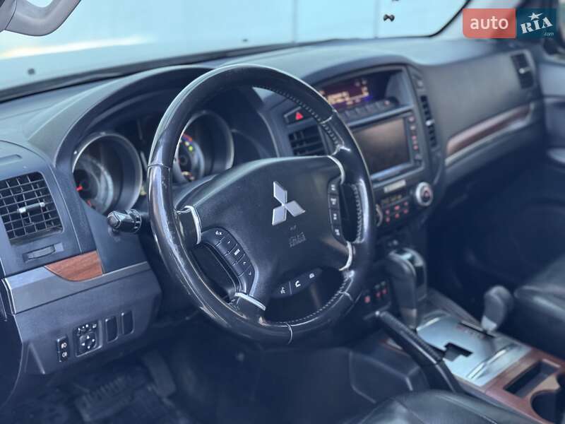 Внедорожник / Кроссовер Mitsubishi Pajero Wagon 2010 в Сарнах