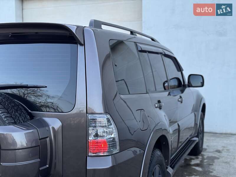 Внедорожник / Кроссовер Mitsubishi Pajero Wagon 2010 в Сарнах