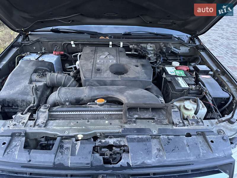 Внедорожник / Кроссовер Mitsubishi Pajero Wagon 2010 в Сарнах