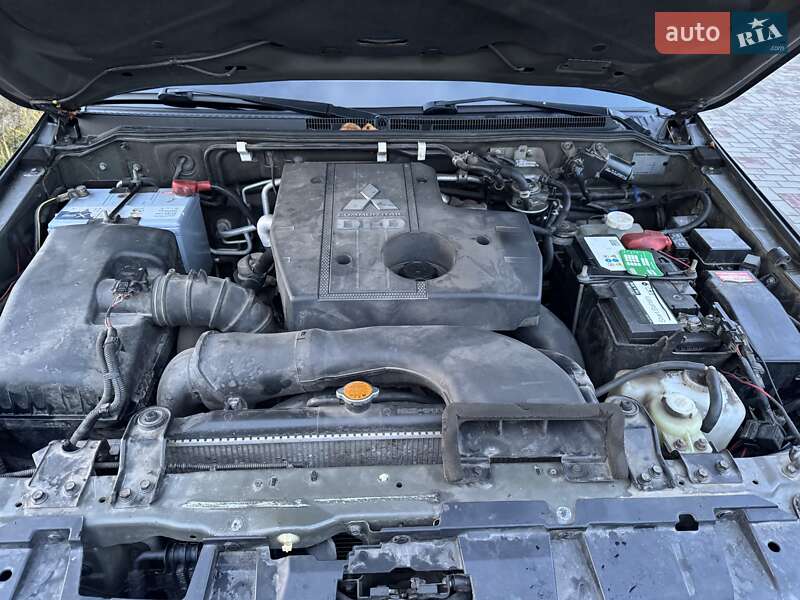 Внедорожник / Кроссовер Mitsubishi Pajero Wagon 2010 в Сарнах