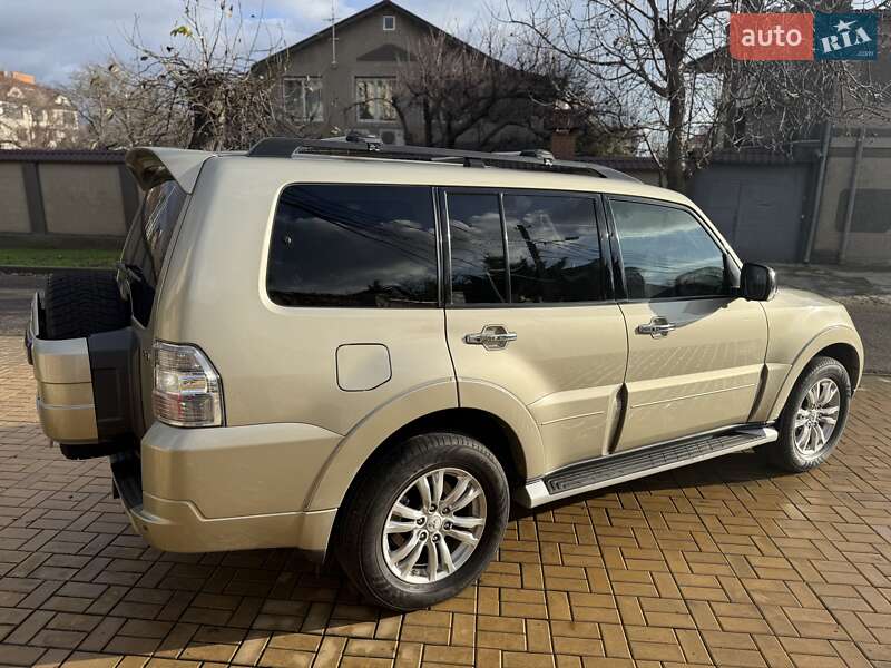 Позашляховик / Кросовер Mitsubishi Pajero Wagon 2013 в Одесі