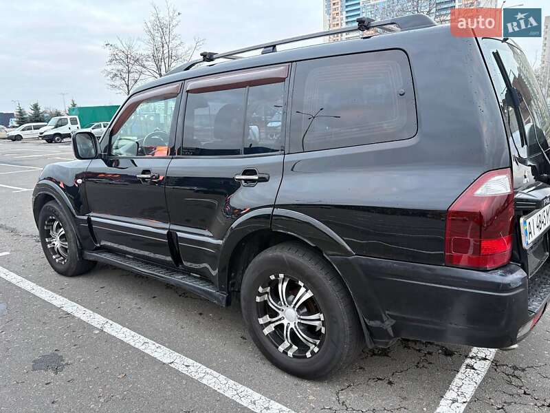 Позашляховик / Кросовер Mitsubishi Pajero Wagon 2006 в Києві