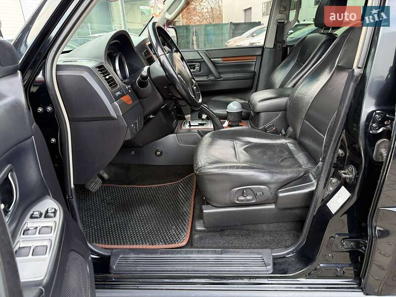 Внедорожник / Кроссовер Mitsubishi Pajero Wagon 2007 в Одессе фото 9 Внедорожник / Кроссовер Mitsubishi Pajero Wagon 2007 в Одессе