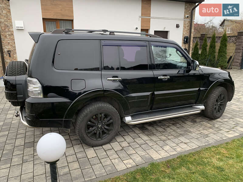 Позашляховик / Кросовер Mitsubishi Pajero Wagon 2013 в Рівному