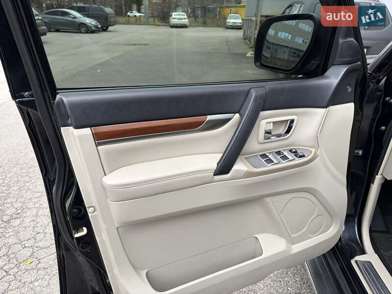 Позашляховик / Кросовер Mitsubishi Pajero Wagon 2007 в Харкові фото 12 Позашляховик / Кросовер Mitsubishi Pajero Wagon 2007 в Харкові