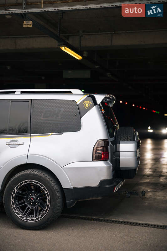 Позашляховик / Кросовер Mitsubishi Pajero Wagon 2007 в Києві