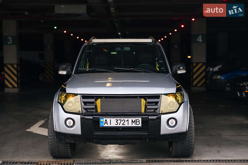 Позашляховик / Кросовер Mitsubishi Pajero Wagon 2007 в Києві