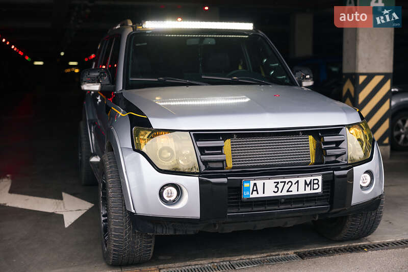 Позашляховик / Кросовер Mitsubishi Pajero Wagon 2007 в Києві