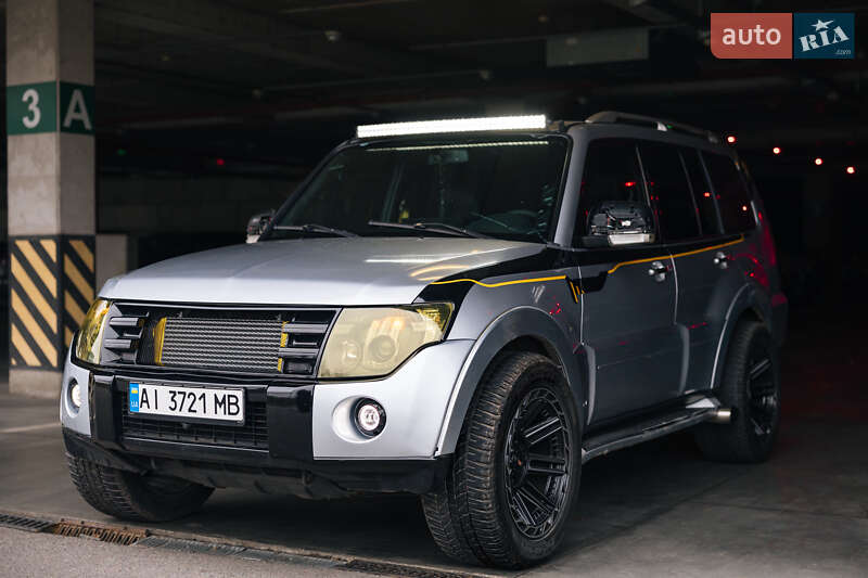 Позашляховик / Кросовер Mitsubishi Pajero Wagon 2007 в Києві