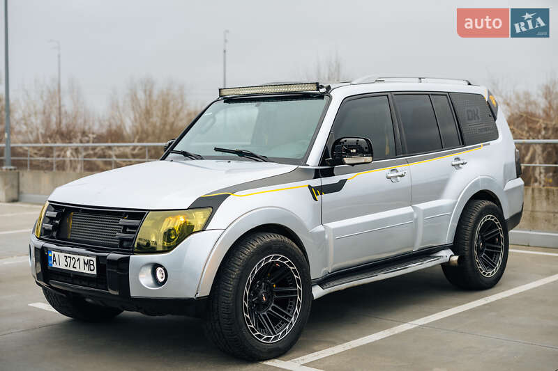 Позашляховик / Кросовер Mitsubishi Pajero Wagon 2007 в Києві