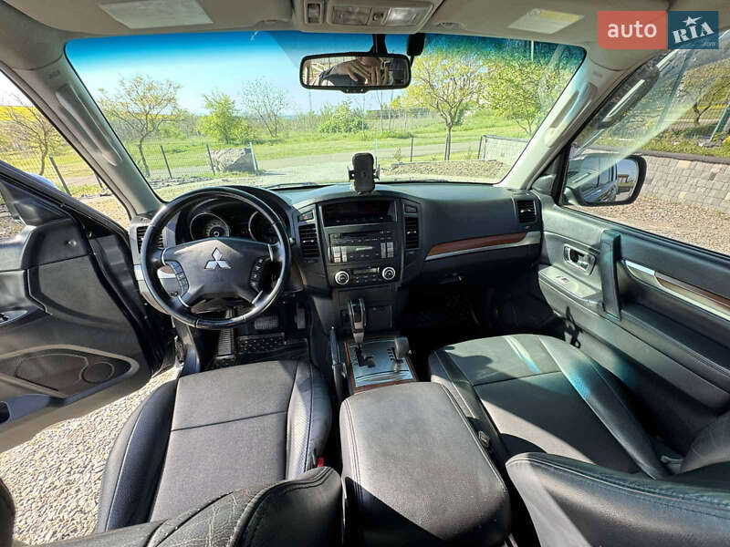 Внедорожник / Кроссовер Mitsubishi Pajero Wagon 2008 в Южном фото 13 Внедорожник / Кроссовер Mitsubishi Pajero Wagon 2008 в Южном