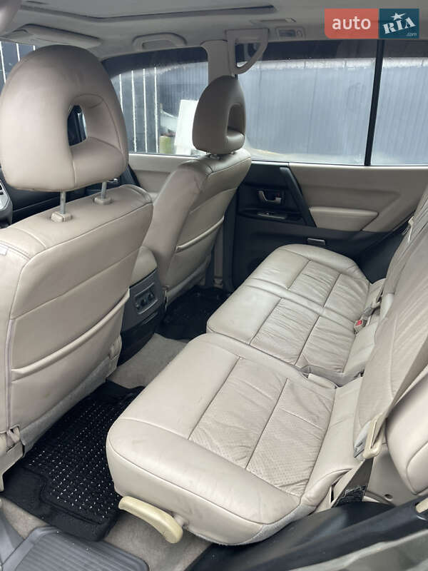 Позашляховик / Кросовер Mitsubishi Pajero Wagon 2005 в Рівному