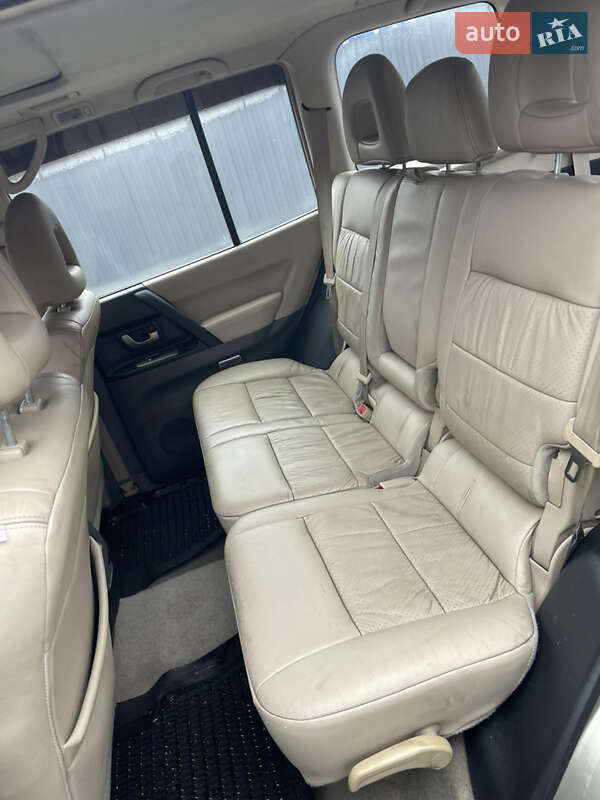 Позашляховик / Кросовер Mitsubishi Pajero Wagon 2005 в Рівному