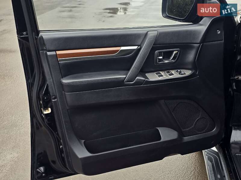 Внедорожник / Кроссовер Mitsubishi Pajero Wagon 2007 в Тернополе