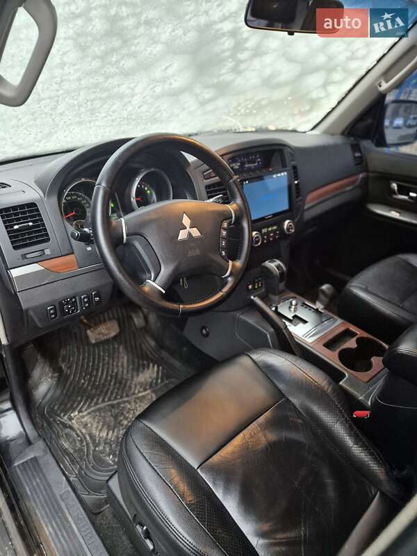 Внедорожник / Кроссовер Mitsubishi Pajero Wagon 2007 в Харькове фото 7 Внедорожник / Кроссовер Mitsubishi Pajero Wagon 2007 в Харькове