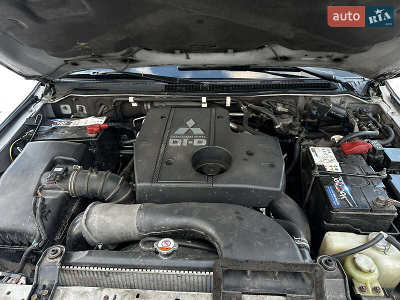 Внедорожник / Кроссовер Mitsubishi Pajero Wagon 2008 в Хмельницком