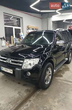Внедорожник / Кроссовер Mitsubishi Pajero Wagon 2011 в Львове