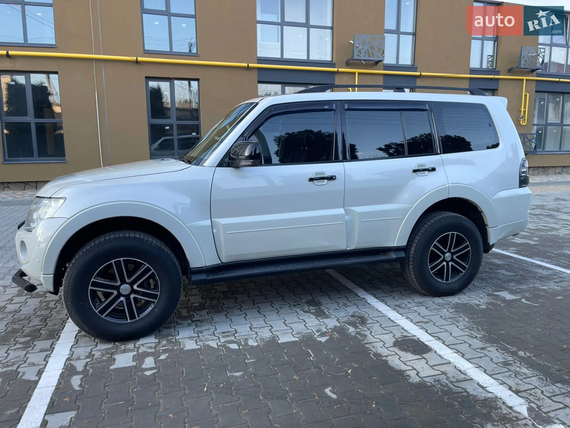 2014 Mitsubishi Pajero - мініатюра 5