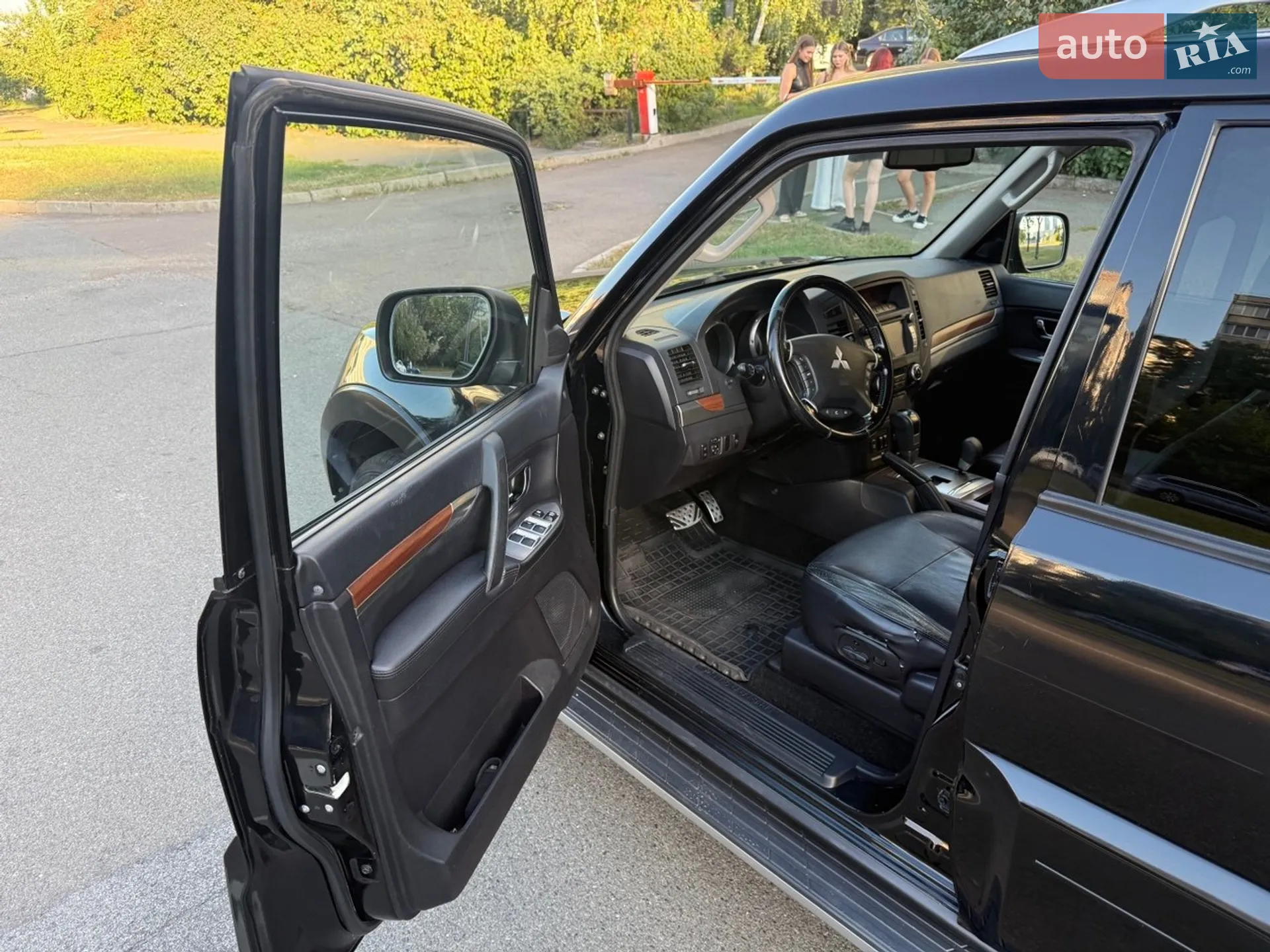 2011 Mitsubishi Pajero - мініатюра 17