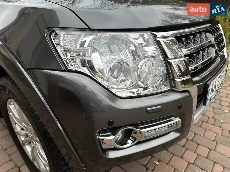 Mitsubishi Pajero Wagon 2018 VIN JMBLYV93WJJ500442 фото оголошення 10 з 85