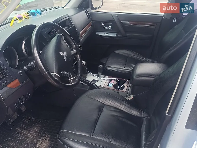 Mitsubishi Pajero Wagon 2008 VIN JMYLRV93W8J726210 фото оголошення 6 з 42
