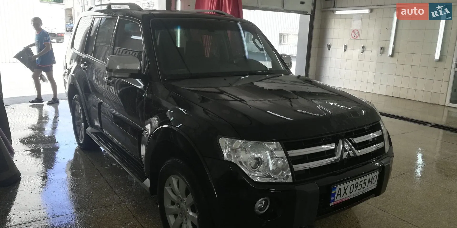 2011 Mitsubishi Pajero - мініатюра 2
