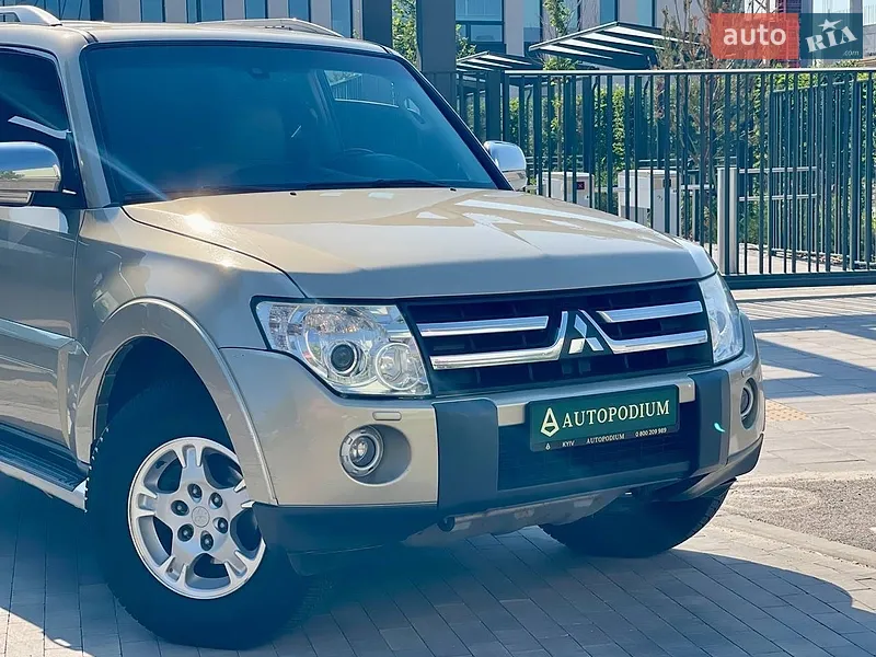 Mitsubishi Pajero Wagon 2008 VIN JMYLRV93W8J002125 фото оголошення 2 з 74